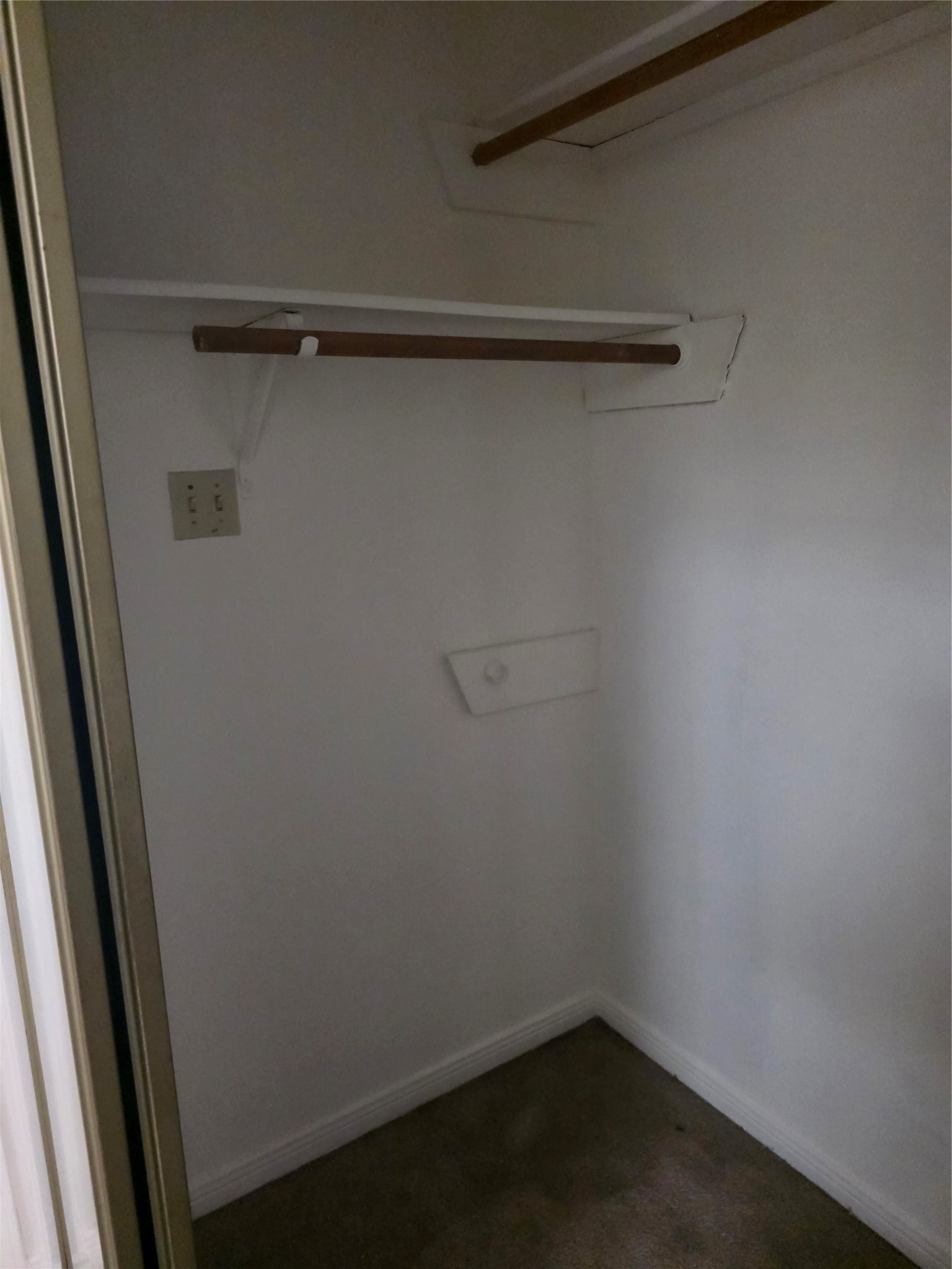 7803 La Rochelle Circle Houston, TX 77071 - Photo 6 of 9 a small space