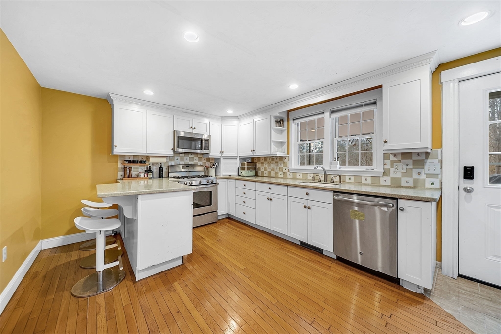 93 Springs Road Bedford, MA 01730 - Photo 9 of 38