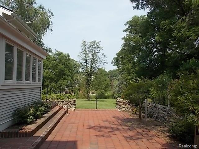 1431 Washington Road Rochester, MI 48306 - Photo 4 of 75 DSCN1358.jpg