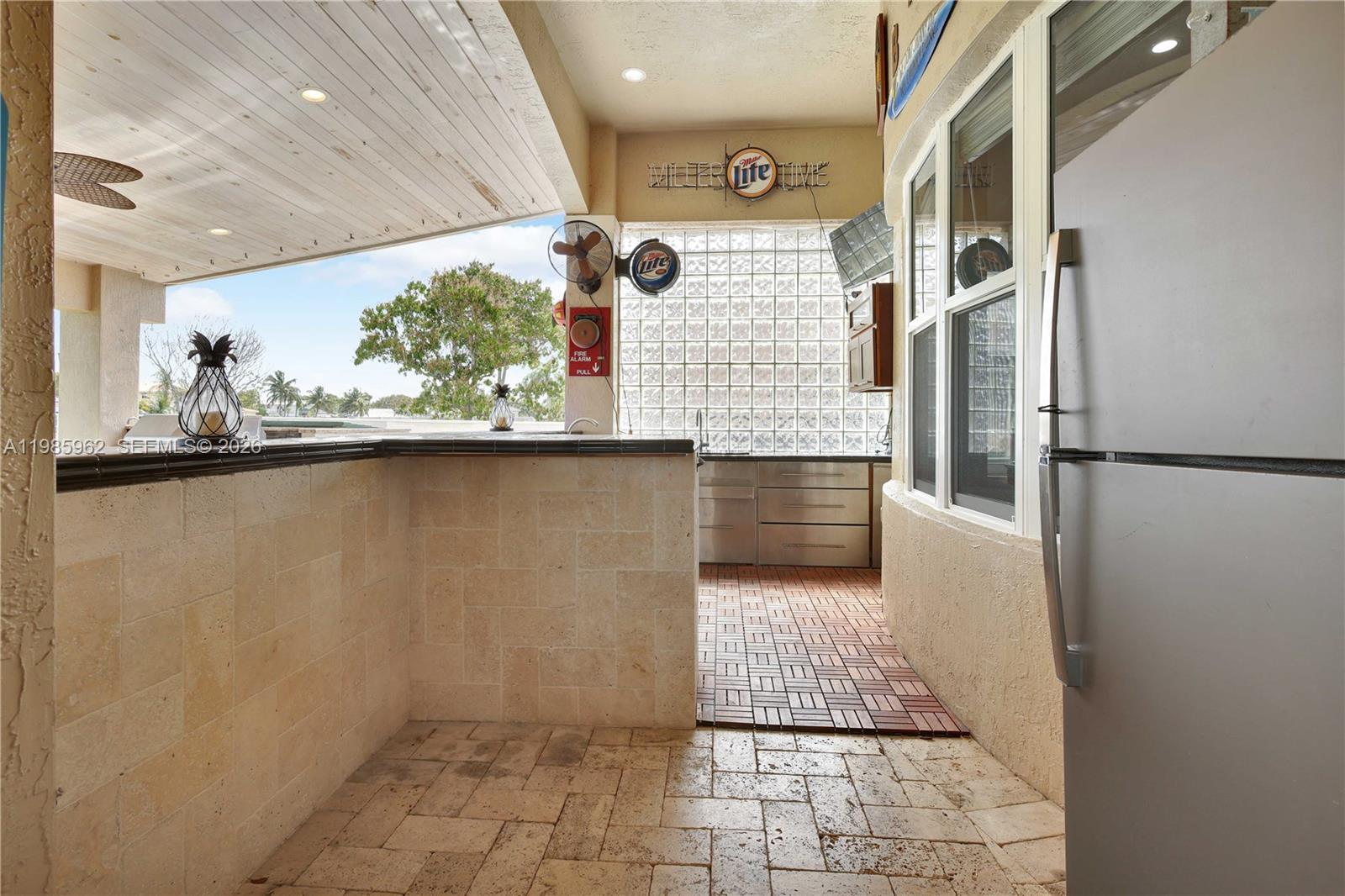 4285 Southwest 152nd Avenue Miramar, FL 33027 - Photo 41 of 65 Outdoor kitchen/Bar