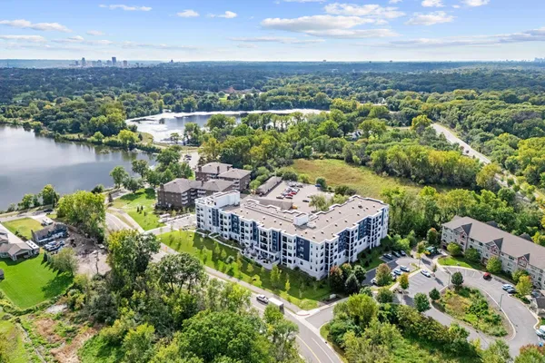 $388,769 | 1875 East Shore Drive, Unit 302, St. Paul, MN 55109