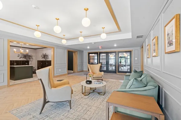 $388,769 | 1875 East Shore Drive, Unit 302, St. Paul, MN 55109