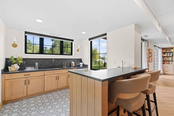 $388,769 | 1875 East Shore Drive, Unit 302, St. Paul, MN 55109