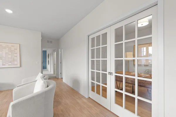 $388,769 | 1875 East Shore Drive, Unit 302, St. Paul, MN 55109