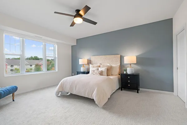 $388,769 | 1875 East Shore Drive, Unit 302, St. Paul, MN 55109