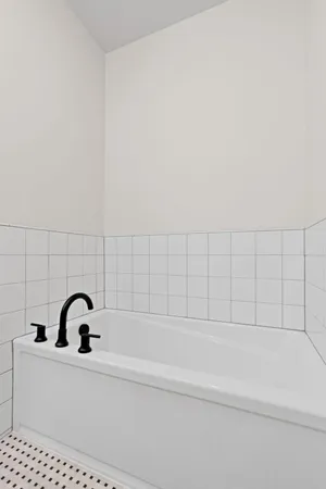 $388,769 | 1875 East Shore Drive, Unit 302, St. Paul, MN 55109