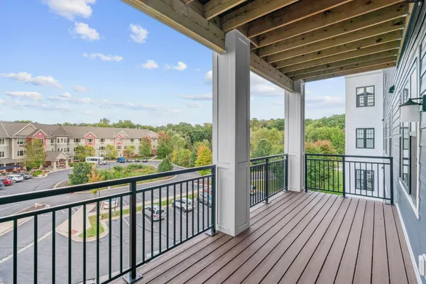 $388,769 | 1875 East Shore Drive, Unit 302, St. Paul, MN 55109