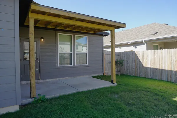 $1,800 | 1206 Casa Luminar, Adkins, TX 78109