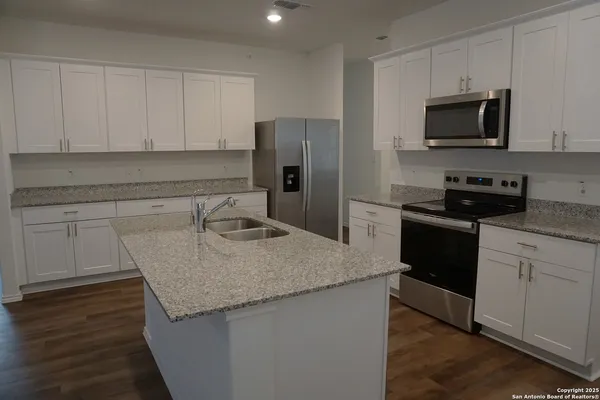 $1,800 | 1206 Casa Luminar, Adkins, TX 78109