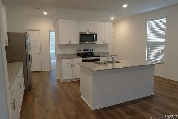 $1,800 | 1206 Casa Luminar, Adkins, TX 78109