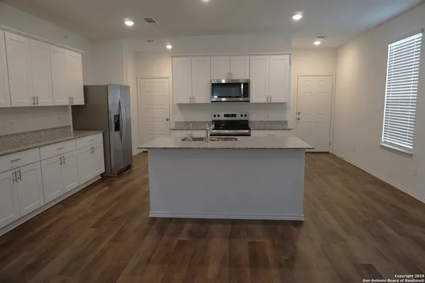 $1,800 | 1206 Casa Luminar, Adkins, TX 78109