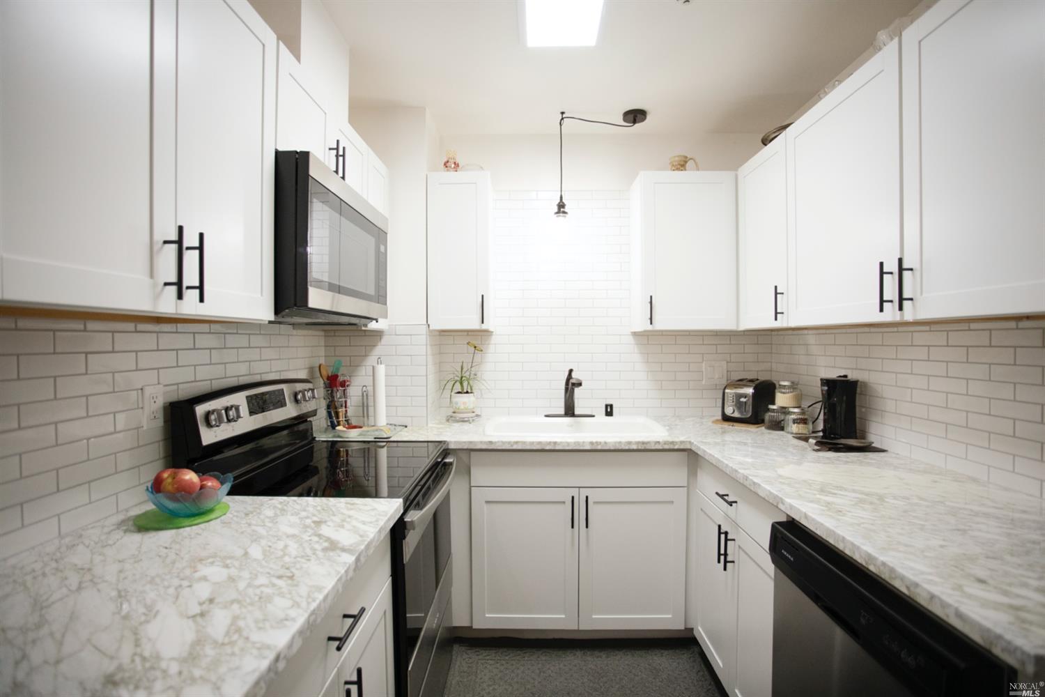 300-186 Stony Point Road Santa Rosa, CA 95401 - Photo 1 of 1 Gallery Image 1