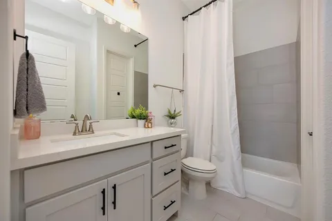 $850,000 | 2000 Waterleaf Road, Haslet, TX 76052