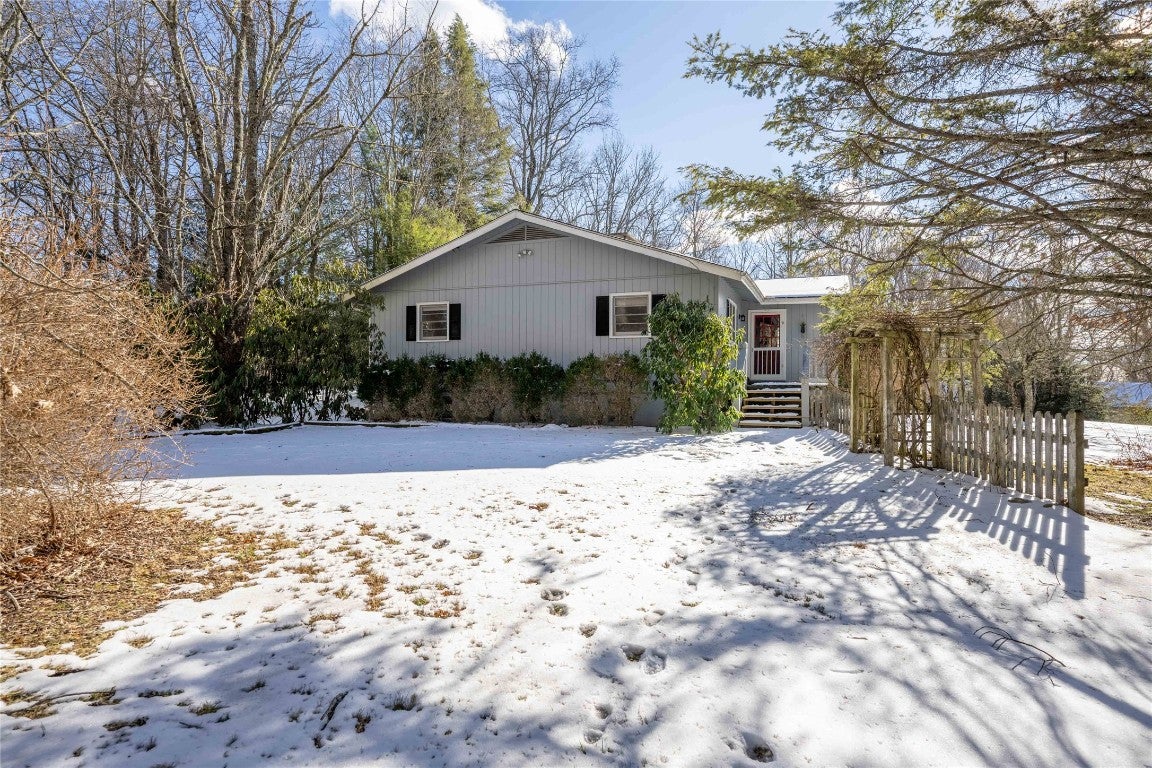 80 Wake Robin Road Scaly Mountain, NC 28775 - Photo 11 of 58 Gallery Image 11