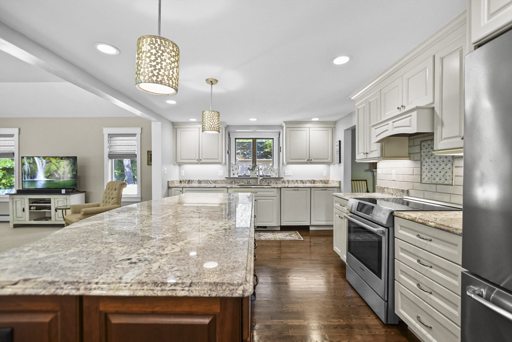 19 Arcadia Avenue Reading, MA 01867 - Photo 11 of 42