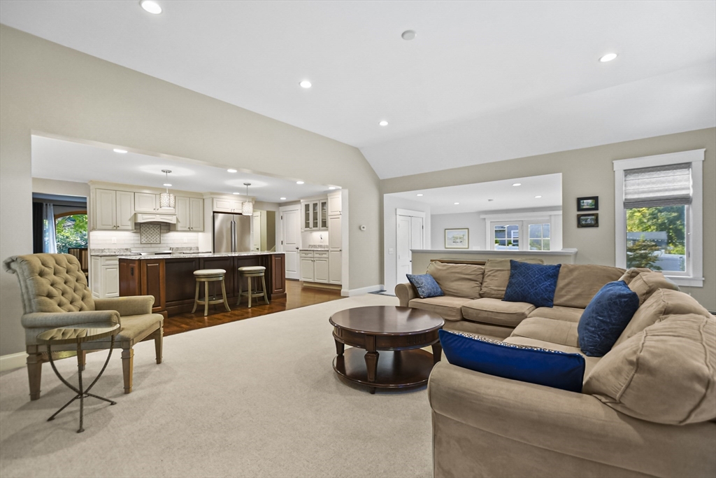 19 Arcadia Avenue Reading, MA 01867 - Photo 13 of 42