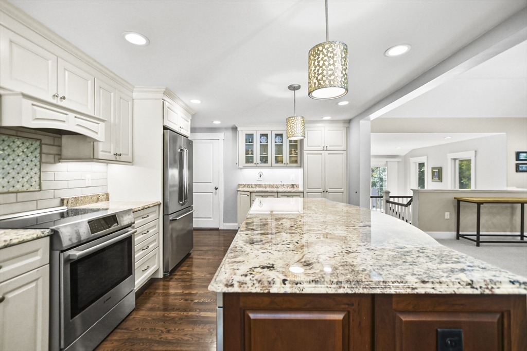 19 Arcadia Avenue Reading, MA 01867 - Photo 8 of 42