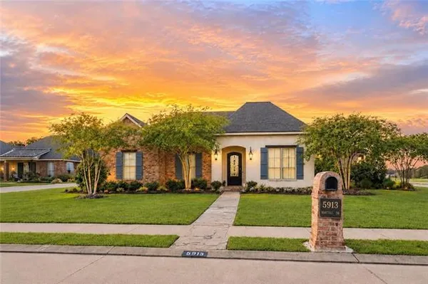 $575,000 | 5913 Marthas Drive, Alexandria, LA 71303