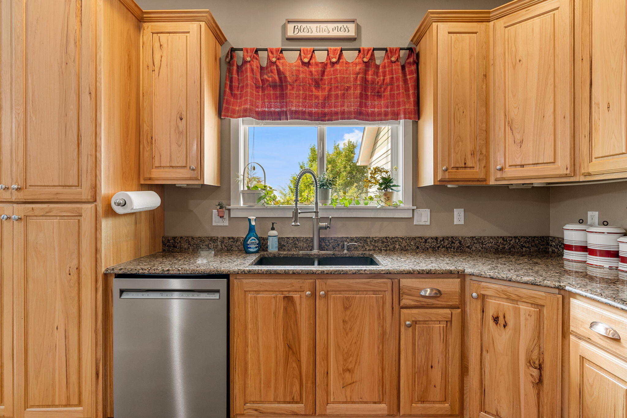 5205 Juniper Ridge Road Enoch, UT 84721 - Photo 12 of 67 Kitchen