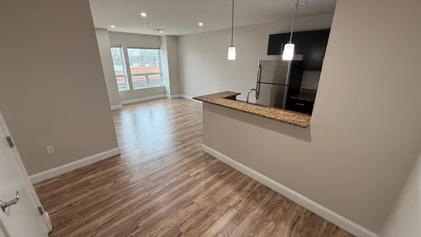 $2,400 | 75 South Main Street, Unit 412, Attleboro, MA 02703