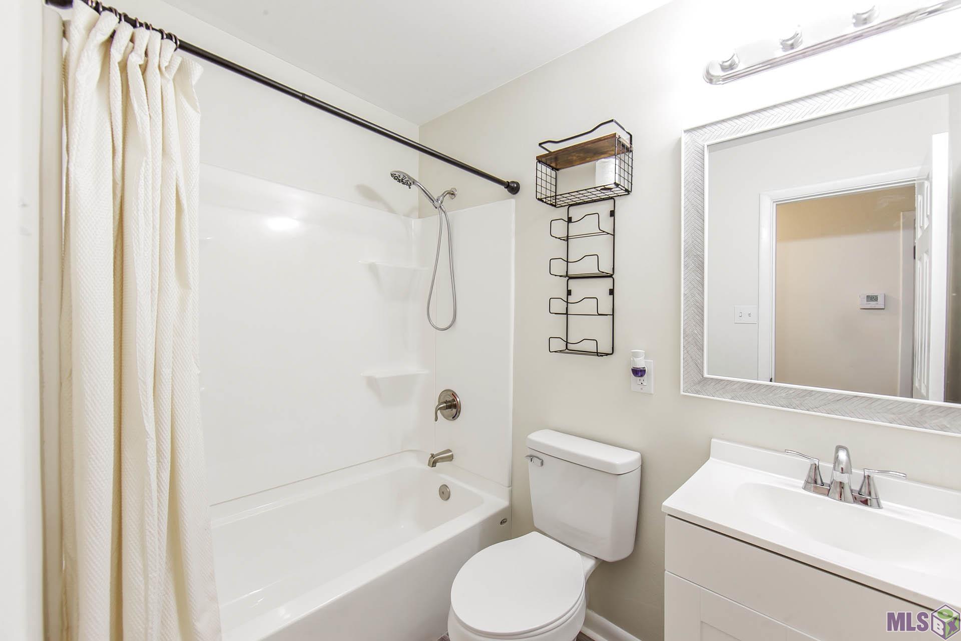 410 Harding Drive Houma, LA 70364 - Photo 8 of 12