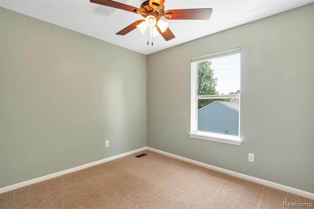 182 Turtle Trace Pinckney, MI 48169 - Photo 21 of 37 Gallery Image 21