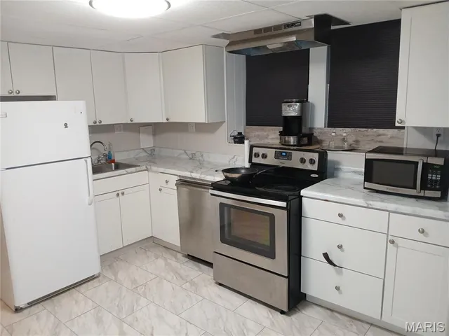 $215,000 | 7544 York Drive, Unit B, Clayton, MO 63105