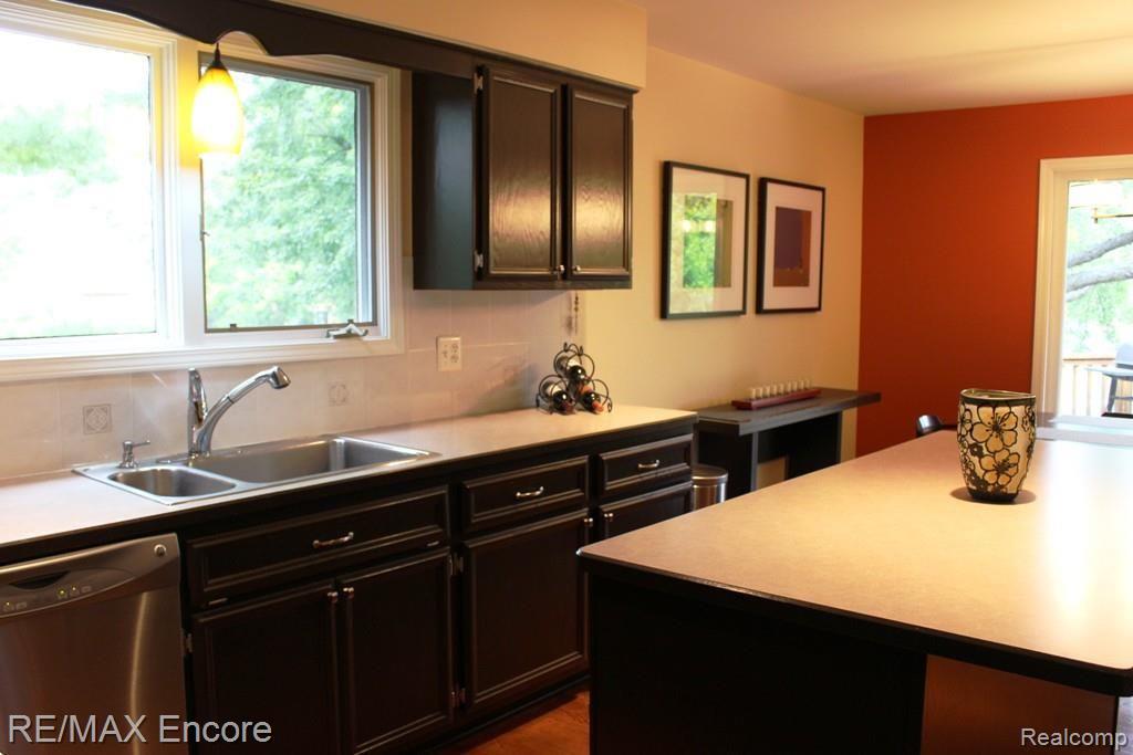 315 Rose Brier Drive Rochester Hills, MI 48309 - Photo 22 of 68