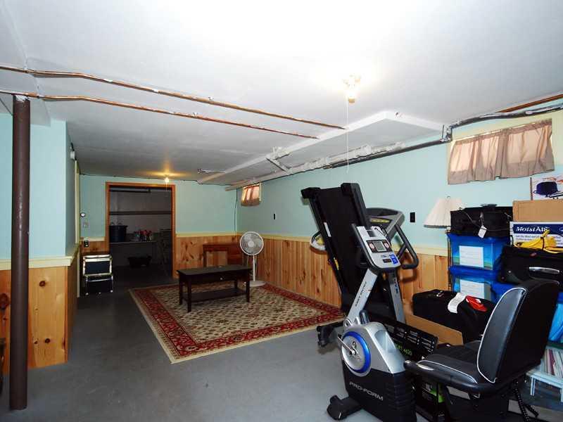 42 Mayall Road Gray, ME 04039 - Photo 11 of 32 Den/Family/Great Room.