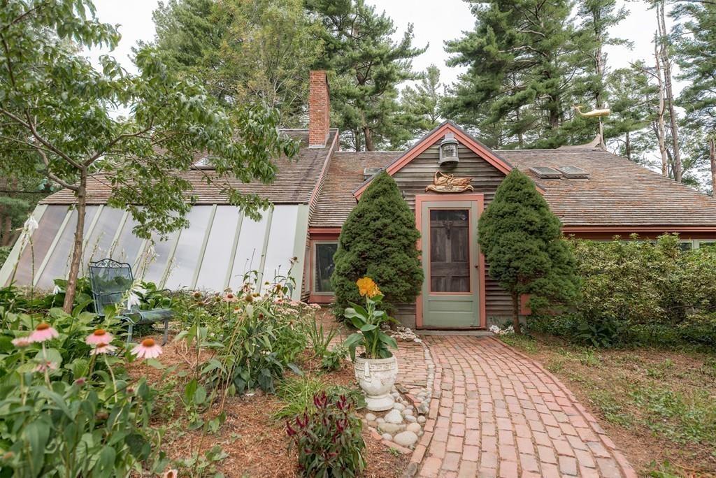 190 Argilla Road Ipswich, MA 01938 - Photo 6 of 40 front view of a house with a yard