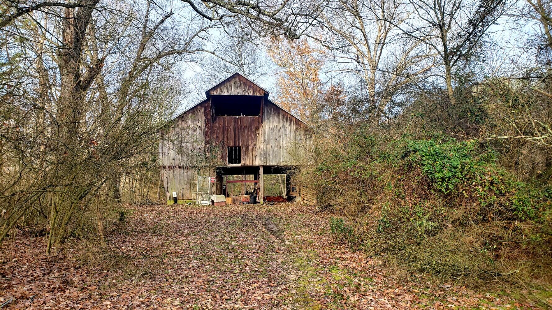 1791 Haggard Road Sevierville, TN 37876 - Photo 7 of 40 Barn Front