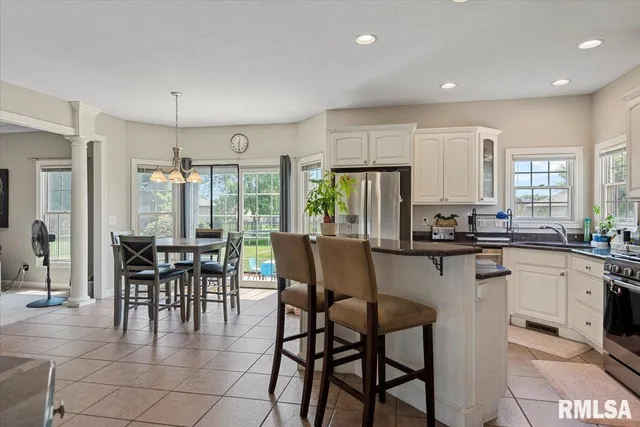 $459,900 | 1600 East Spruce Street, Chatham, IL 62629