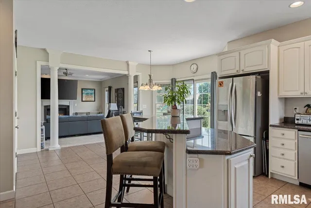 $459,900 | 1600 East Spruce Street, Chatham, IL 62629