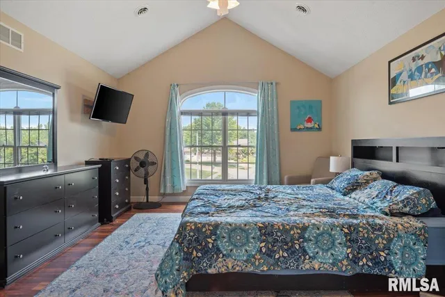 $459,900 | 1600 East Spruce Street, Chatham, IL 62629