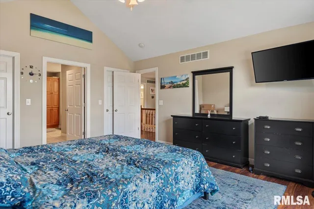 $459,900 | 1600 East Spruce Street, Chatham, IL 62629