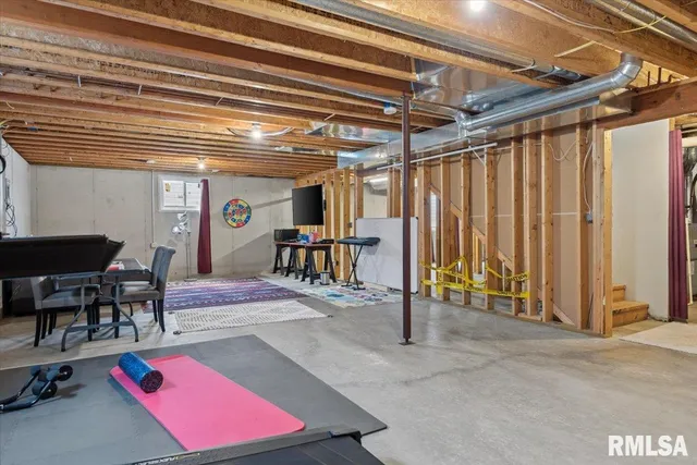 $459,900 | 1600 East Spruce Street, Chatham, IL 62629