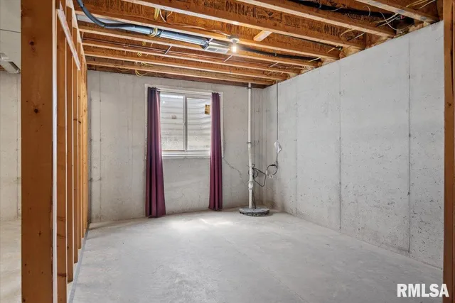 $459,900 | 1600 East Spruce Street, Chatham, IL 62629