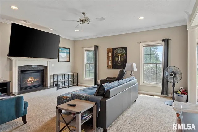 $459,900 | 1600 East Spruce Street, Chatham, IL 62629