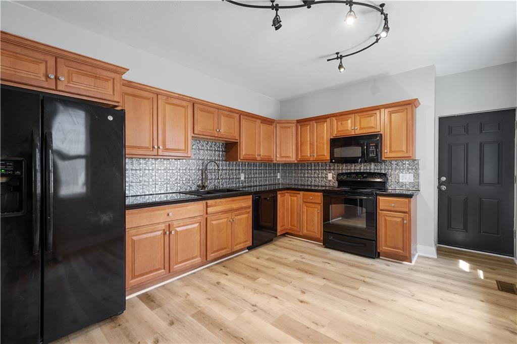 1502 Boyle Street Pittsburgh, PA 15212 - Photo 10 of 39