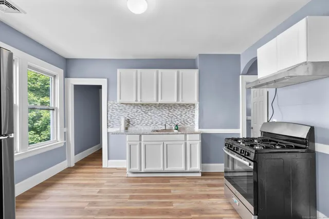 $2,200 | 1105 North Main Street, Unit 3, Waterbury, CT 06704