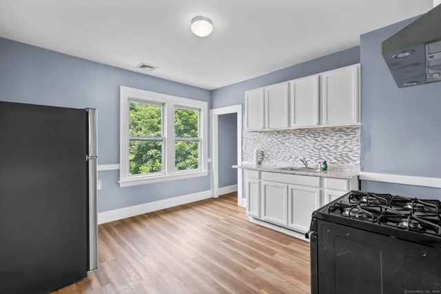 $2,200 | 1105 North Main Street, Unit 3, Waterbury, CT 06704