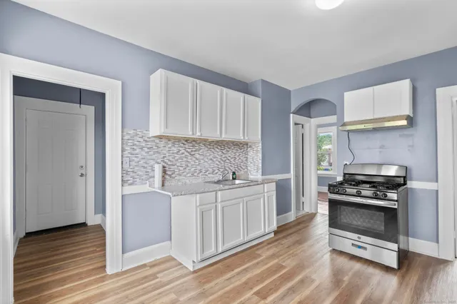 $2,200 | 1105 North Main Street, Unit 3, Waterbury, CT 06704