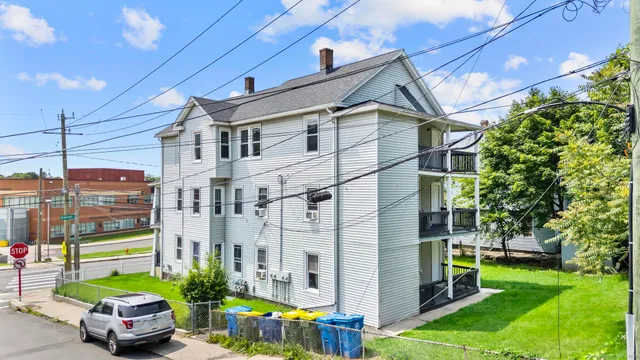 $2,200 | 1105 North Main Street, Unit 3, Waterbury, CT 06704