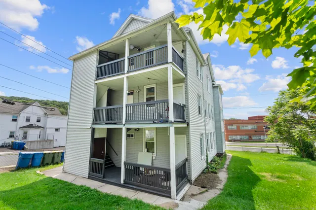 $2,200 | 1105 North Main Street, Unit 3, Waterbury, CT 06704