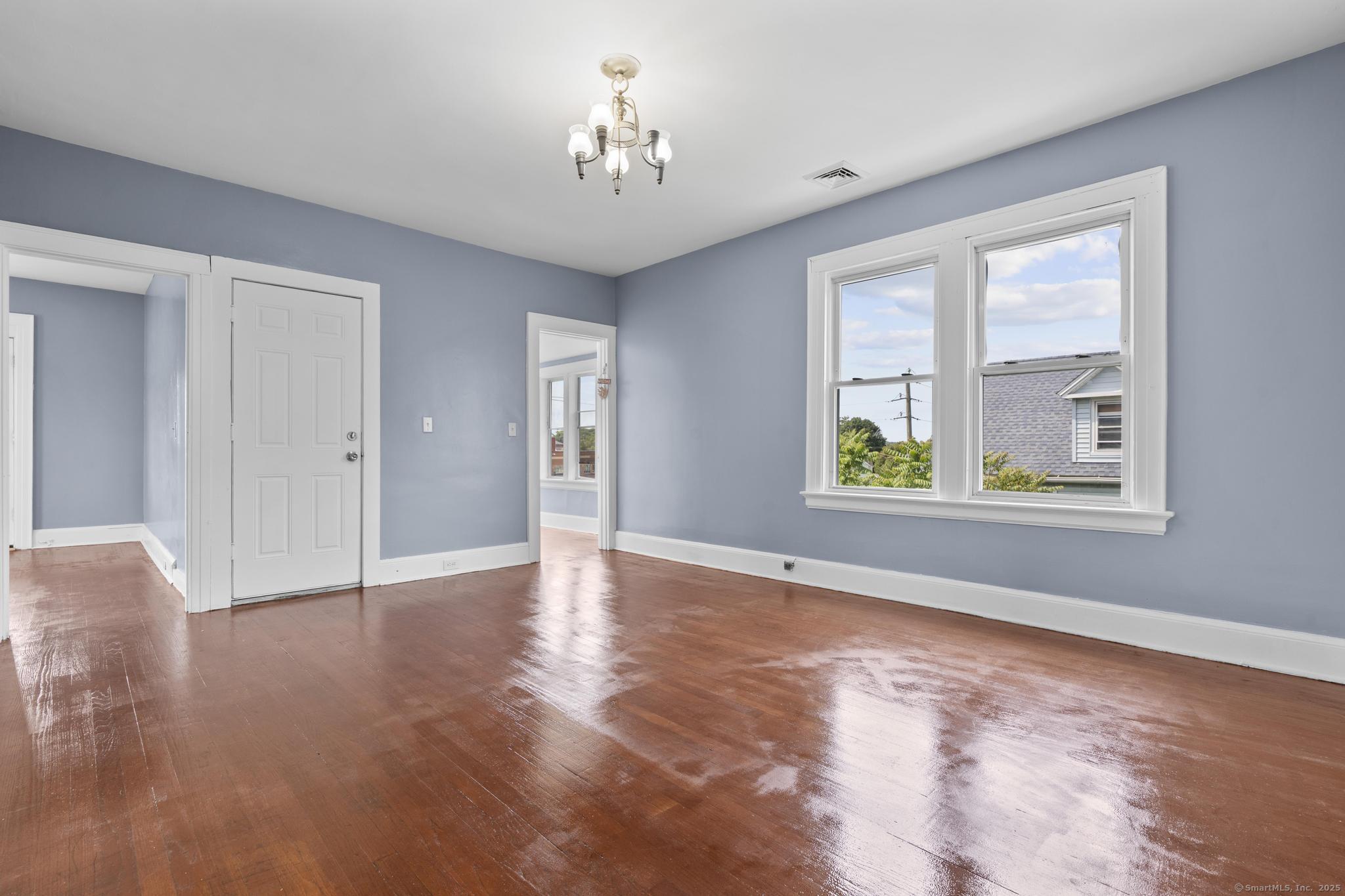 1105 North Main Street, Unit 3 Waterbury, CT 06704 - Photo 8 of 22