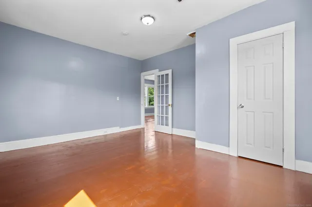 $2,200 | 1105 North Main Street, Unit 3, Waterbury, CT 06704