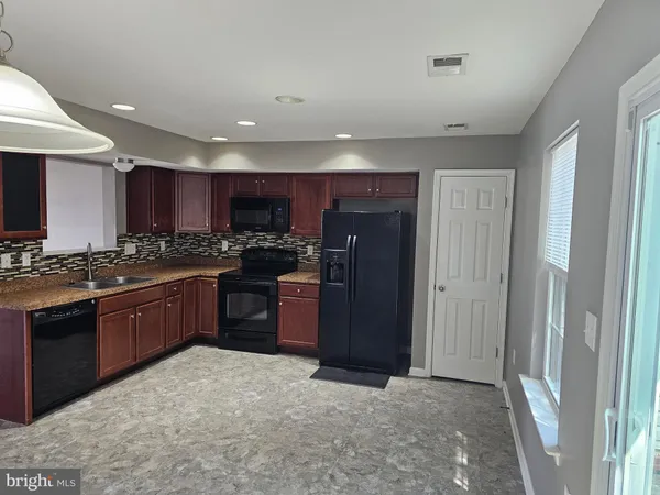 $1,795 | 136 Checko Court, Martinsburg, WV 25401