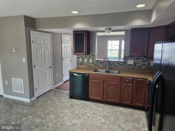 $1,795 | 136 Checko Court, Martinsburg, WV 25401