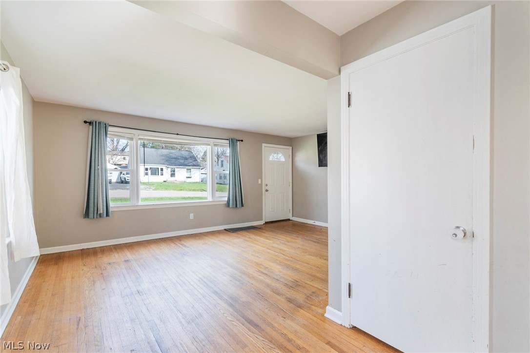 1635 Edmeyer Avenue Northwest Canton, OH 44708 - Photo 4 of 29 Gallery Image 4