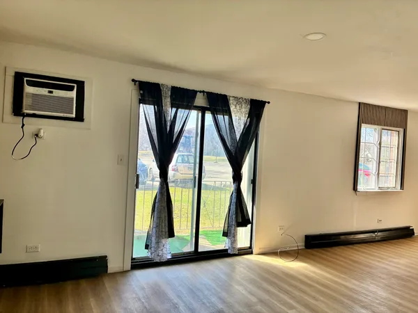 $78,000 | 17963 Amherst Court, Unit 102, Country Club Hills, IL 60478